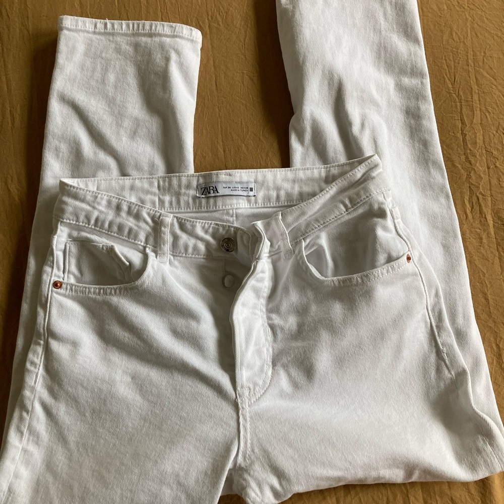 Zara women’s white jeans button fly sz 6 ankle length inseam 25”